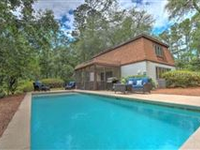 WONDERFUL HILTON HEAD HOME JUST STEPS TO THE BEACH