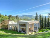 EXCEPTIONAL CUSTOM CONTEMPORARY HOME IN ASHLAND