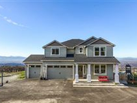 SOUTHERN OREGON PARADISE WITH BREATHTAKING VIEWS