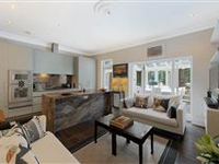 IMMACULATE GARDEN FLAT WITH ENCHANTING ENTERTAINING SPACE