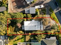LARGE AND LIGHT FILLED HOME IN TORBAY