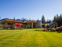 LUXURIOUS MOUNTAIN ESTATE IN STONEBRIDGE