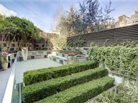 A GRAND PERIOD TOWNHOUSE IN BELGRAVIA