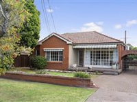 STYLISH MOOREFIELD ESTATE FAMILY HOME