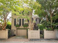 A SOPHISTICATED HOME