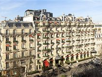 FACING THE WORLD-RENOWNED PLAZA ATHéNéE PALACE HOTEL