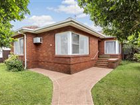 TRANQUIL FAMILY HOME IN A CONVENIENT KOGARAH LOCATION