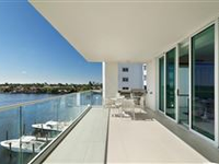 SPECTACULAR PENTHOUSE MODEL HOME