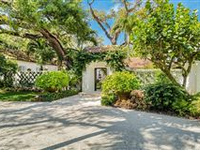 LUXURY HIDEAWAY IN PRESTIGIOUS OLD RIOMAR