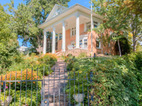 ICONIC MAPLETON HILL BEAUTY