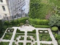 LUXURY LIVING IN A BEAUTIFUL 18TH CENTURY PRIVATE MANSION