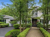 AN AMAZING HOME BUILT WITH ENTERTAINING IN MIND