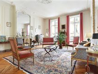 SUPERB PIED A TERRE IN A PRIME LOCATION