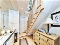 DELIGHTFULLY BRIGHT APARTMENT ON CADOGAN STREET