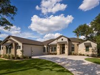 LUXURIOUS AND SPACIOUS RANCH HOME