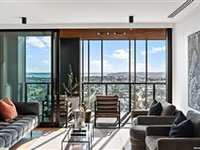 SUPERSIZED ULTRA-LUXURIOUS APARTMENT