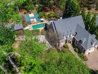 PRIVATE OASIS IN THE HEART OF SANDY SPRINGS