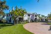 CAPTIVATING AND ELEGANT PROPERTY WITH BRILLIANT SCALE