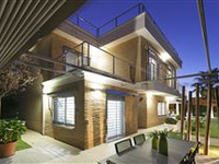 COMPLETELY RENOVATED MODERN VILLA