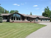 STUNNING TANGLE WOOD RANCH BUNGALOW ON 9 PRIVATE COUNTRY ACRES