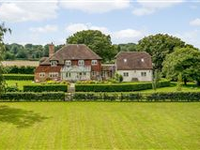 CHAPEL FARM - BRIGHT FAMILY HOME WITH STUDIO ANNEX
