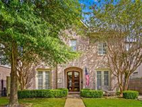 STATELY BRICK HOME CLOSE TO COLONIAL PARK