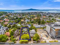 WIDE WATER VIEWS OVER MISSION BAY