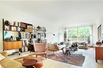 AN IDEAL SECOND FLOOR FAMILY APARTMENT IN A CONVENIENT LOCATION