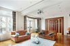 IMMACULATE 7TH DISTRICT APARTMENT