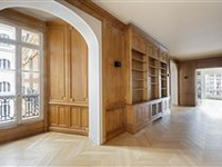 RENOVATED FULL-FLOOR APARTMENT