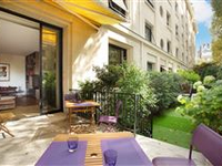 SPACIOUS PARIS CONDO IN 1930S BUILDING NEAR RANELAGH GARDENS