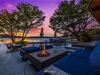 ONE LEVEL REMODELED MID-CENTURY MODERN BEACHFRONT HOME