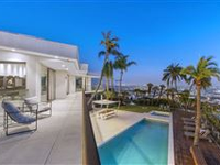 CONTEMPORARY MASTERPIECE AT THE TOP OF THE HOLLYWOOD HILLS