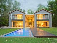 BEAUTIFUL HOME WITH LOVELY SURROUNDINGS