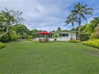GOLF COURSE FRONTAGE IN COUNTRY CLUB KNOLLS - WALK TO BEACH
