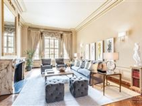 A GRAND HOME IN THE CARLYLE HOUSE