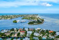 KEY ROYALE LUXURY WATERFRONT