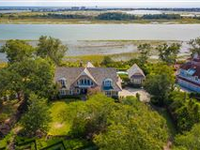 SPECTACULAR ESTATE ON RARE DOUBLE LOT