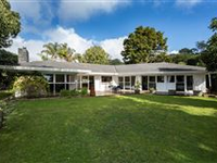 FRANK LLOYD WRIGHT-INSPIRED ONE-LEVEL HOME