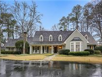 ONE-OF-A-KIND PROPERTY ON PRESTIGIOUS CUL-DE-SAC