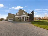PRESTIGIOUS BRIDGEHAMPTON SOUTH LOCATION