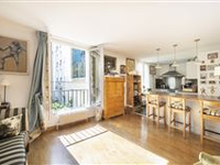 DELIGHTFUL APARTMENT IN A LATE NINETEENTH CENTURY BUILDING