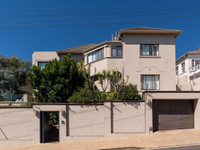 SUPER FAMILY LIVING WITH SEA VIEWS