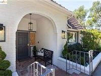 LOVELY MID CENTURY HOME