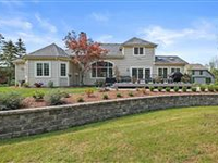 ELEGANT HOME IN COLUMBIA CREEK WITH PRIVATE BACKYARD SANCTUARY