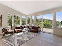 GORGEOUS NEW CONSTRUCTION HOME IN ASHLAND