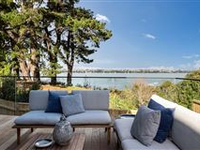 STYLISH COASTAL LIFESTYLE
