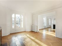 FIFTH FLOOR APARTMENT IN CONVENIENT LOCATION