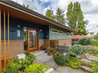 STUNNING RESTORED MID-CENTURY MODERN RETREAT IN SEATTLE