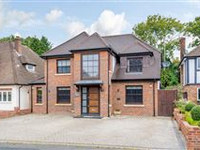 STYLISH FIVE BEDROOM RESIDENCE